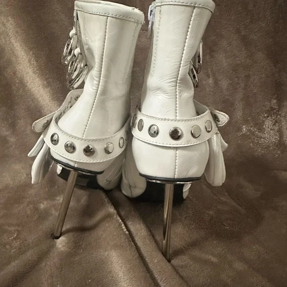 NWOT Jeffrey Campbell Stash White Crinkle Patent Leather Stiletto Ankle Boots - Picture 7 of 9
